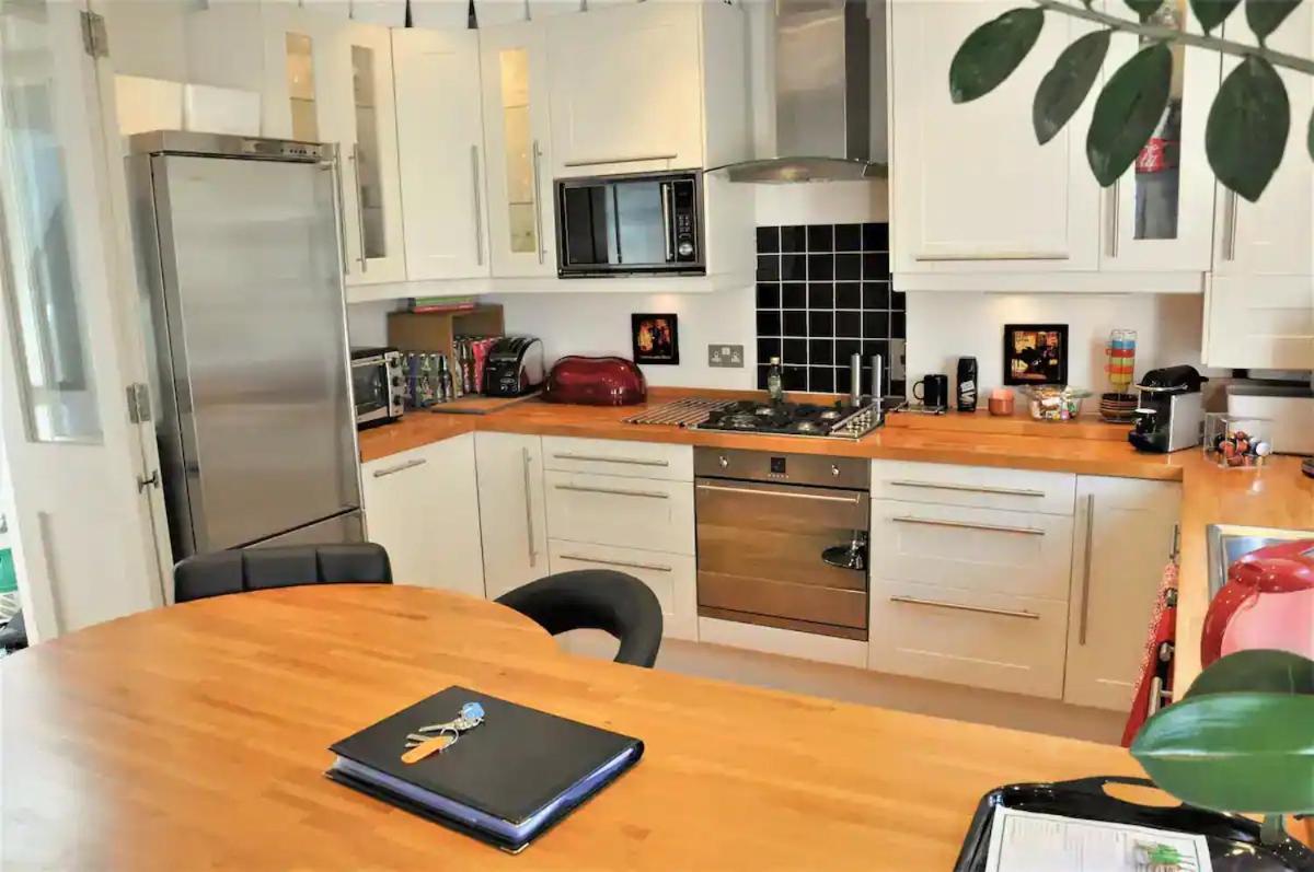 Sunny 2 Bedroom, 2 Bathroom Apartment With Roof Terrace 런던 외부 사진
